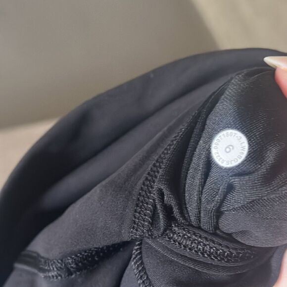 Lululemon Align Crop 23" women’s size 6 NWT Black 🖤 leggings - Picture 5 of 6